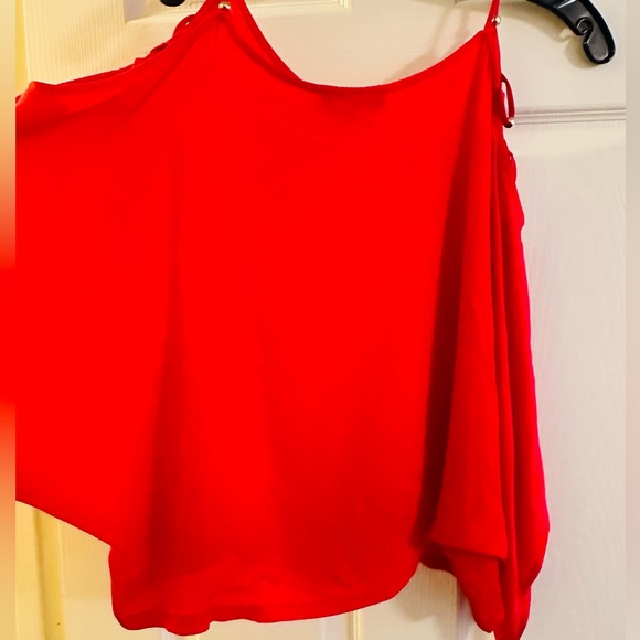 Karina Grimaldi Neiman Red Open Shoulder Silk Kimono Sleeve Blouse Gold Hardware - Picture 1 of 8